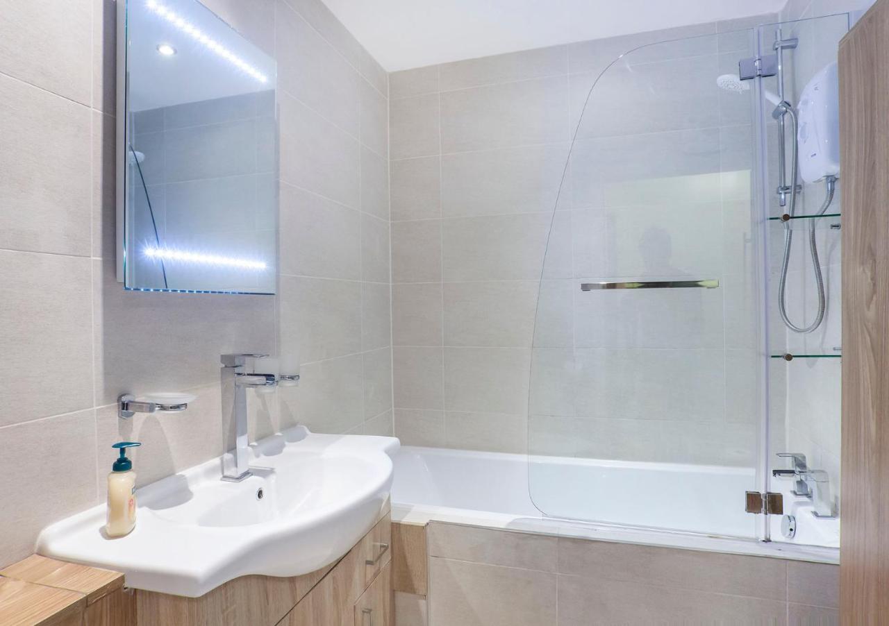 Riverbank View Three Bedroom Apartment With Free Parking Йорк Экстерьер фото